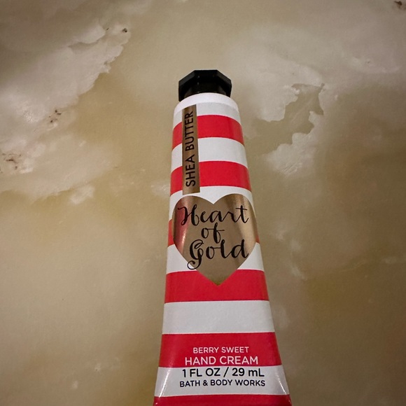 BATH & BODY WORKS VIP BOX SIGNATURE COLLECTION NEW - Picture 6 of 9